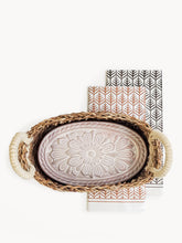 Заредете изображение във визуализатора на галерията – Bread Warmer & Basket Gift Set with Tea Towel - Flower