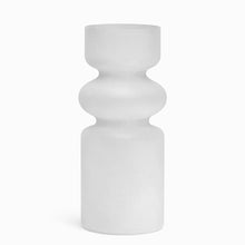 Заредете изображение във визуализатора на галерията – Iris Glass Vase