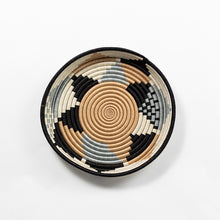 Заредете изображение във визуализатора на галерията – Boutique Diversiform Gray Woven Bowls