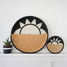Заредете изображение във визуализатора на галерията – Zubita Woven Bowls