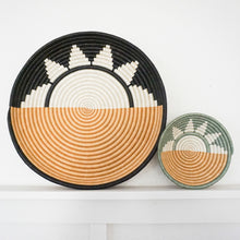 Заредете изображение във визуализатора на галерията – Zubita Woven Bowls