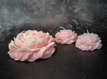 Заредете изображение във визуализатора на галерията – Huge Peony Candle | Sculptural Soy Wax