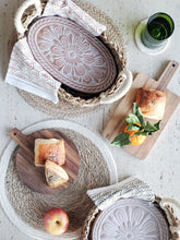 Заредете изображение във визуализатора на галерията – Bread Warmer & Basket - Flower