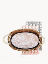 Заредете изображение във визуализатора на галерията – Bread Warmer &amp; Basket Gift Set with Tea Towel - Bird Oval
