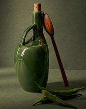 Заредете изображение във визуализатора на галерията – Stoneware Olive Oil Dispenser | Canard 34 oz
