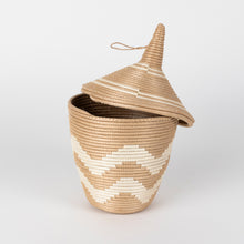 Заредете изображение във визуализатора на галерията – Sisal Peace Basket in Chevron
