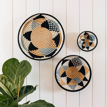 Заредете изображение във визуализатора на галерията – Boutique Diversiform Gray Woven Bowls
