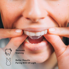 Charger l'image dans la galerie, Pursonic Advanced Smile Care Bundle – Kit de blanchiment LED, bandes blanchissantes et brosse à dents électrique
