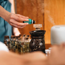Заредете изображение във визуализатора на галерията – 3 Pack Aromatherapy Essential oils (Lavender, Eucalyptus, Frankincense)
