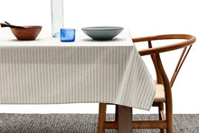 Заредете изображение във визуализатора на галерията – Tablecloth
