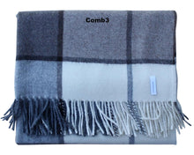 Заредете изображение във визуализатора на галерията – Horizon Stripe Alpaca Throw
