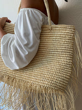 Заредете изображение във визуализатора на галерията – Lemloreli Fringe Tote
